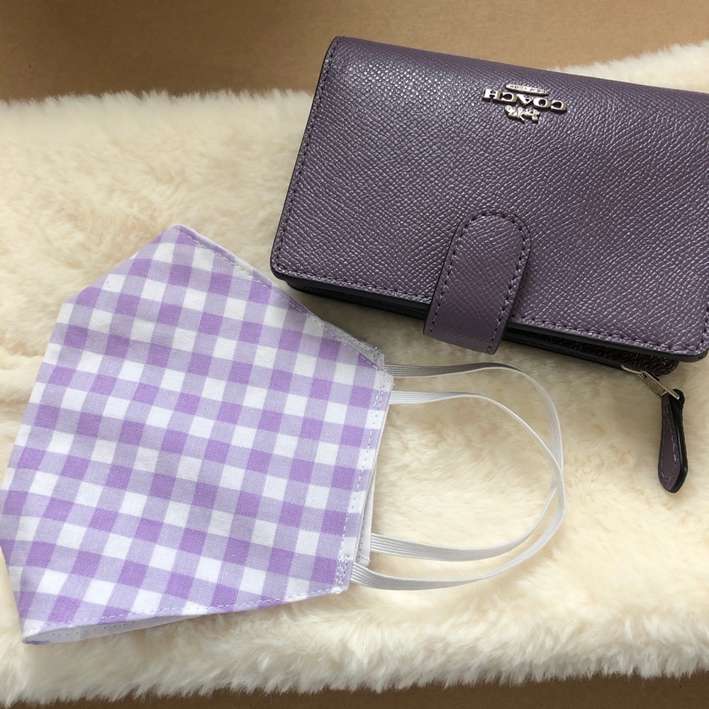 :1 item: 💜 Fabric Face Mask 💜 #handmade 🧵✂️